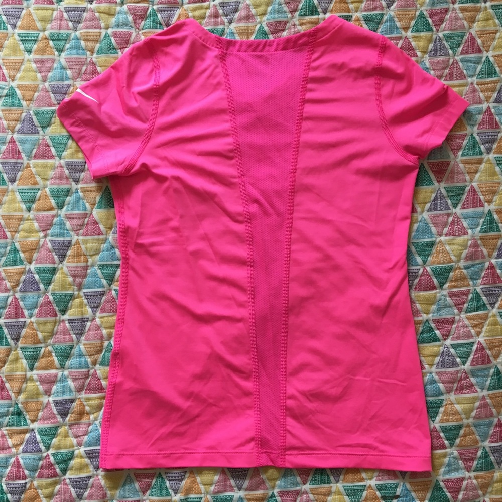 Nike women’s exercise T-shirt - Picture 2 of 4
